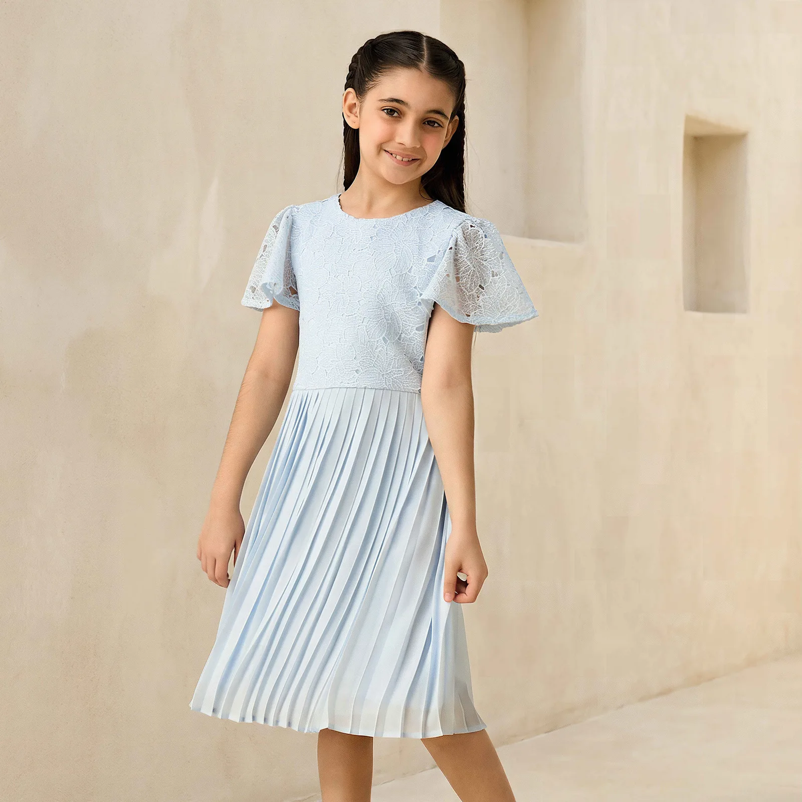 Junior Round Neck Dress with Wide Sleeves and Pleats